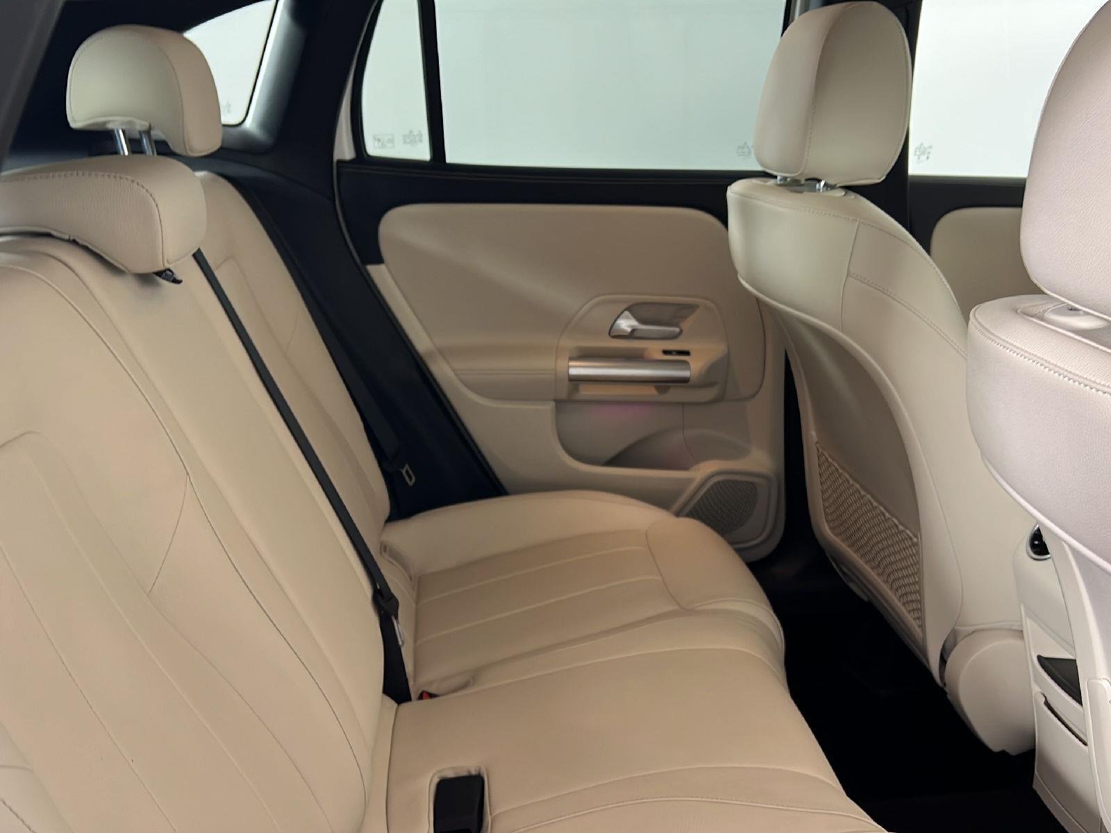 Used 2023 Polar White Mercedes-Benz GLA 250 image 15