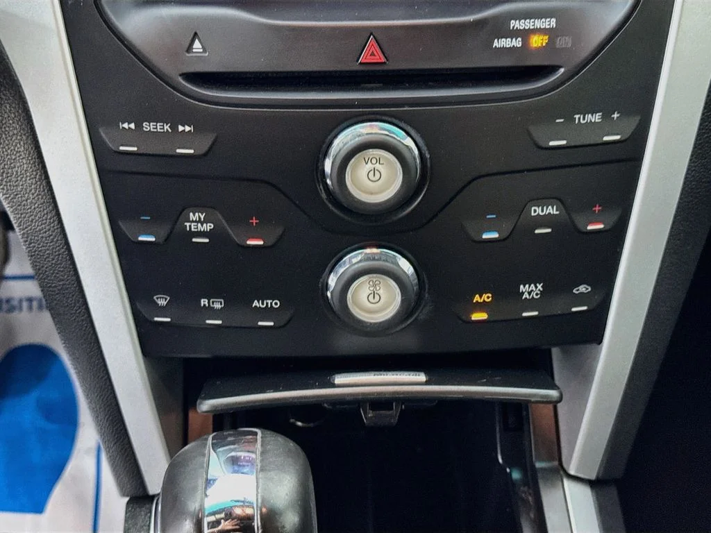 Used 2013 Ingot Silver Ford XLT image 18