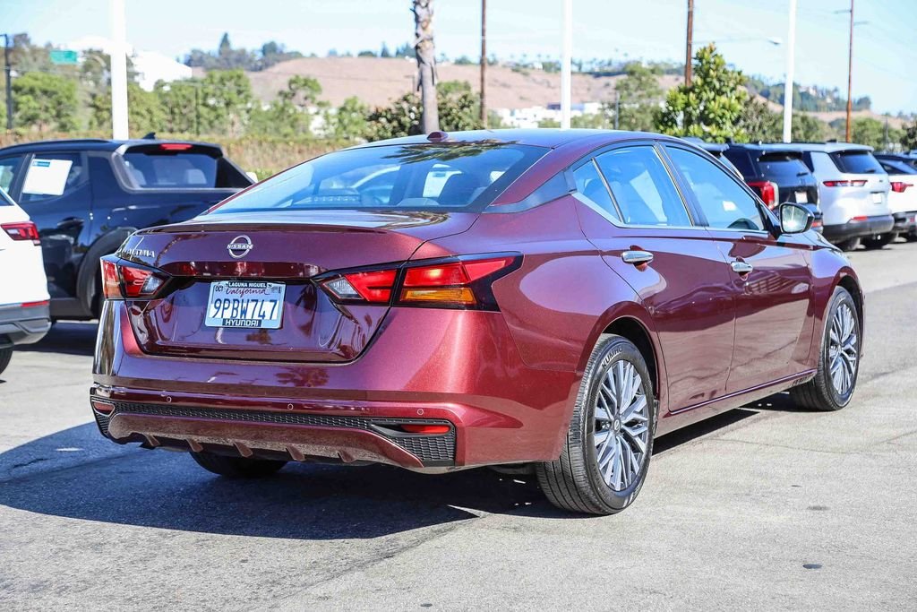 2025 Nissan Altima SV - Photo 6