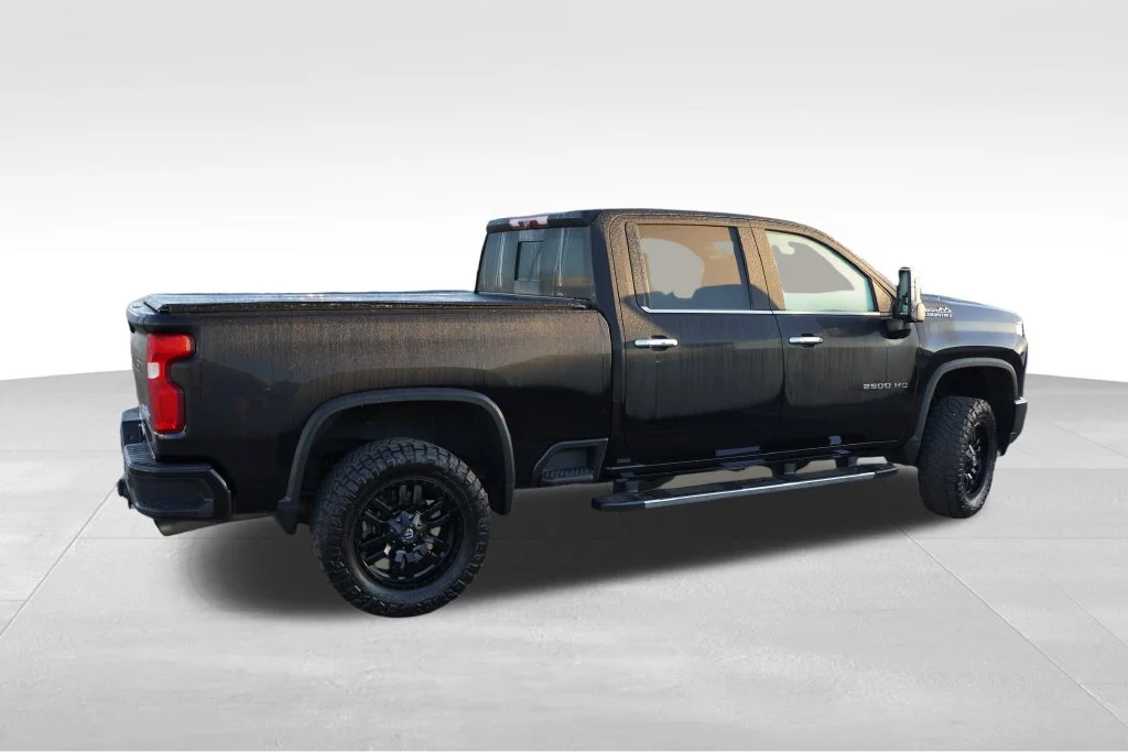 Certified Used 2022 Mosaic Black Metallic Chevrolet High Country image 4