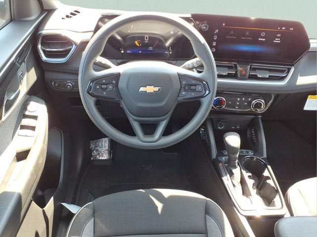 New 2026 Mosaic Black Metallic Chevrolet LT image 4
