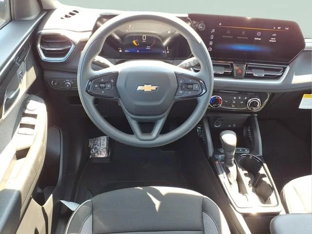 New 2026 Mosaic Black Metallic Chevrolet LT image 4