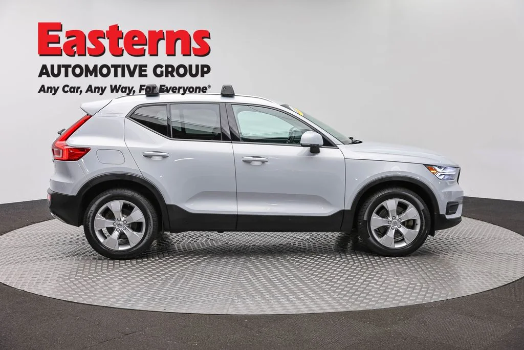 Used 2021 Gray Volvo Momentum image 4