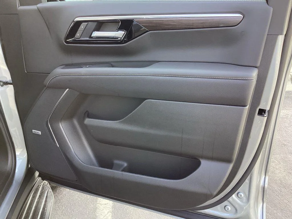 New 2026 Sterling Gray Metallic Chevrolet Premier image 25