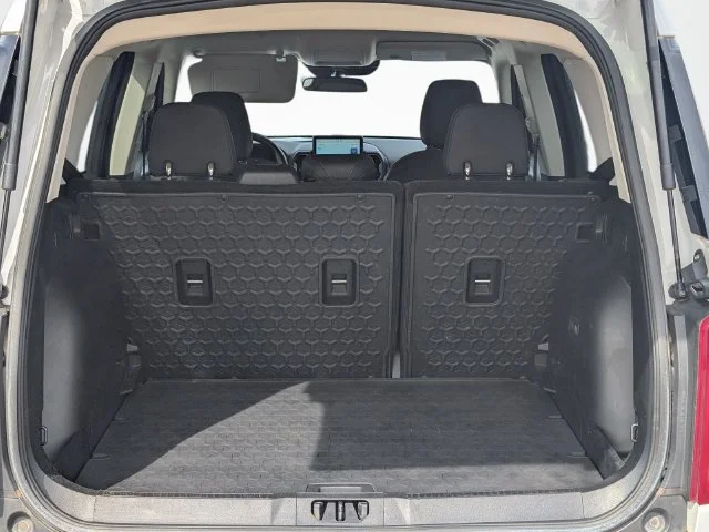 Used 2021 White Ford Big Bend image 7
