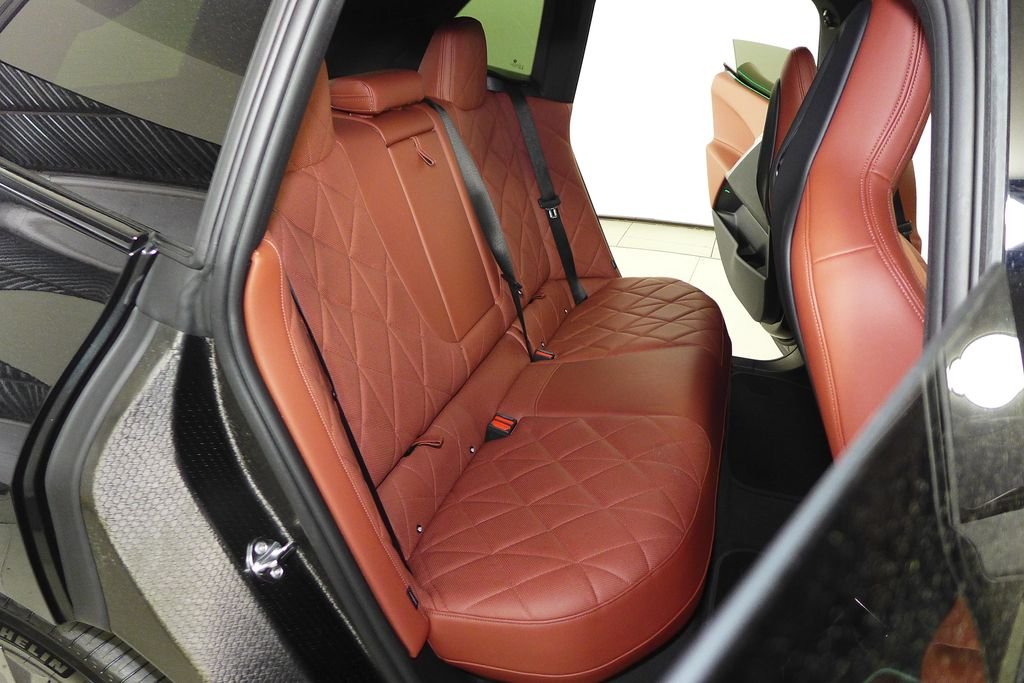 Used 2025 Black Sapphire Metallic BMW M60 image 19