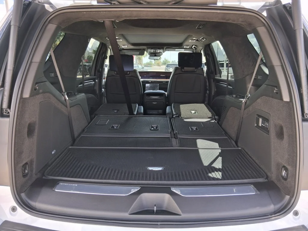 2027 Cadillac Escalade Platinum Sport - Photo 6
