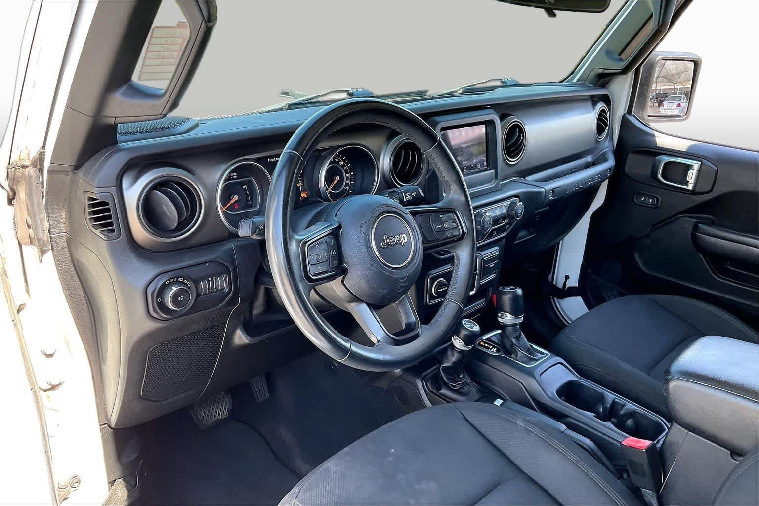 Used 2018 Bright White Clearcoat Jeep Sport S image 16