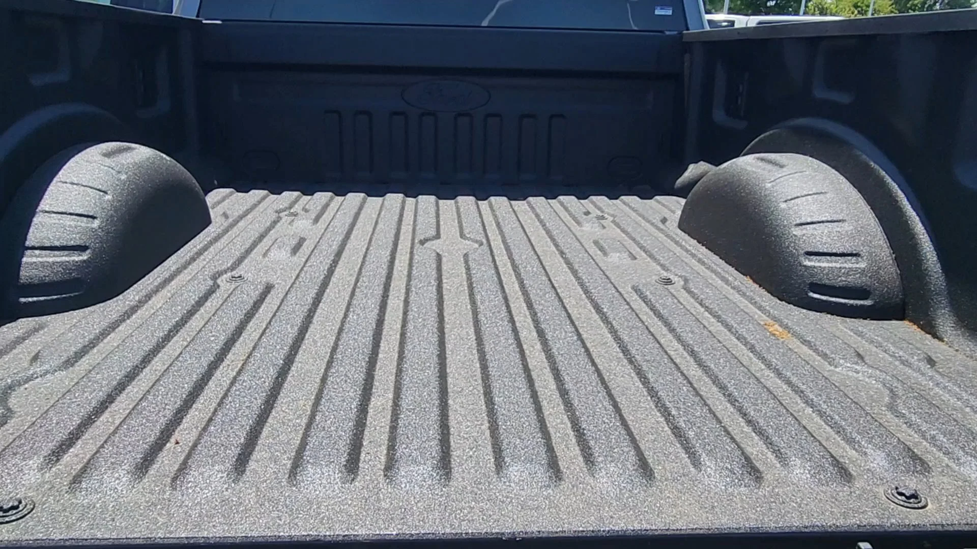New 2026 Carbonized Gray Metallic Ford LARIAT image 19