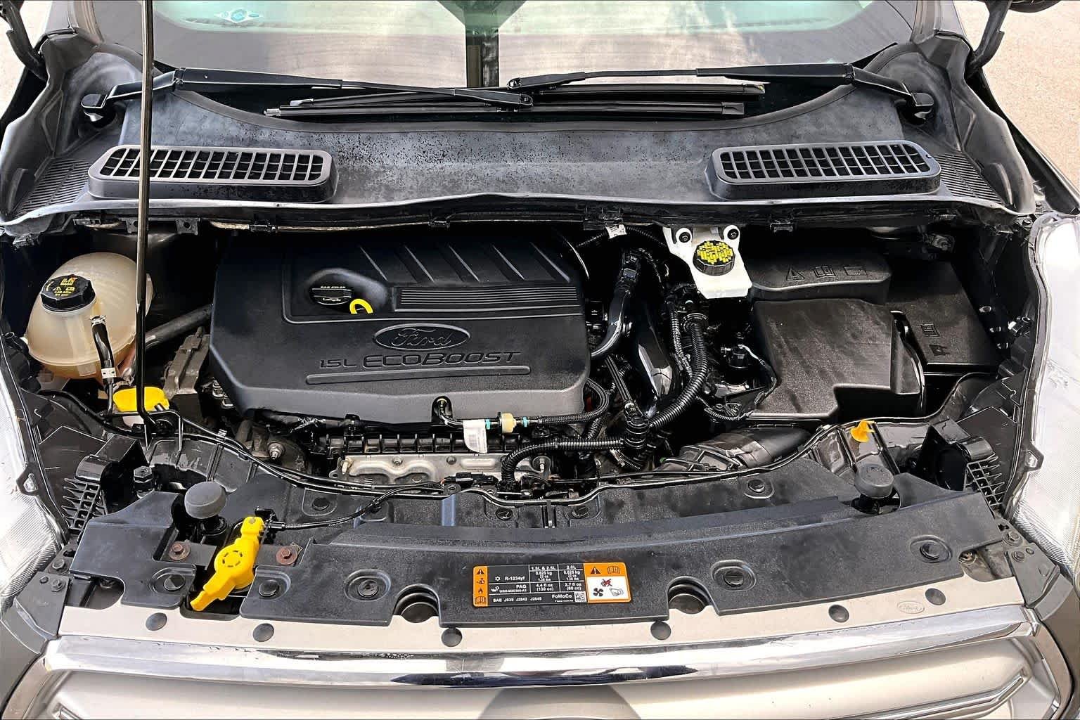 Used 2018 Magnetic Metallic Ford SE image 31