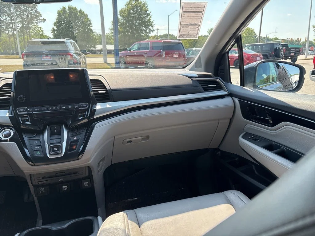 Used 2023 Gray Honda Touring image 10