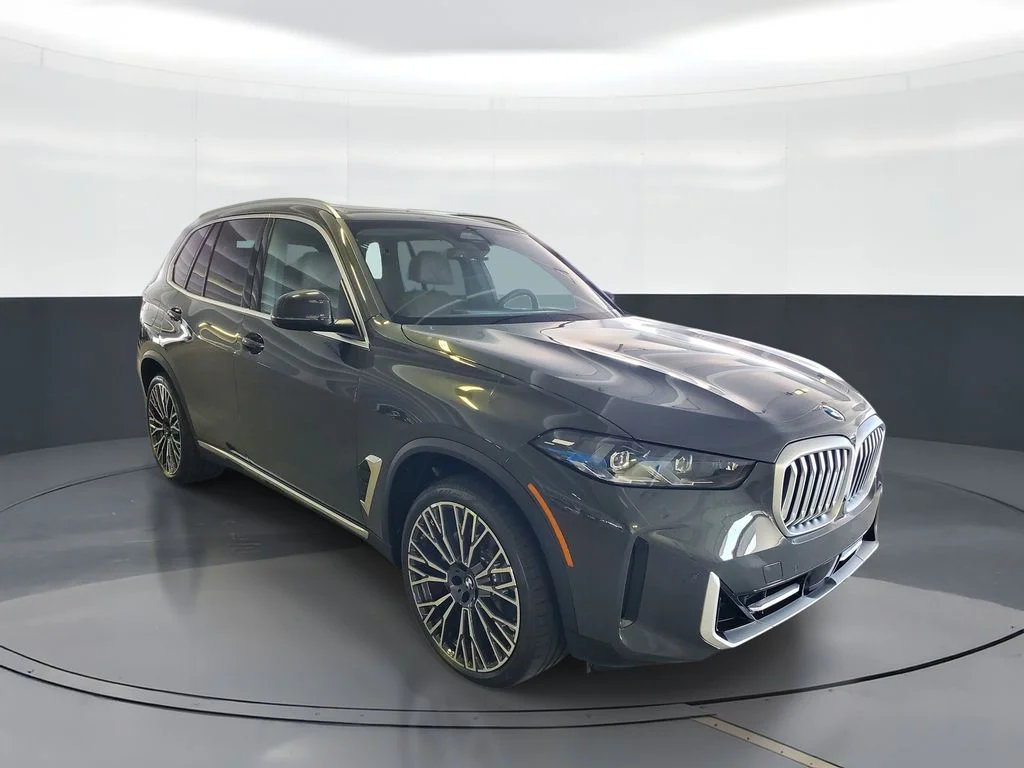 New 2026 Gray BMW xDrive40i image 2
