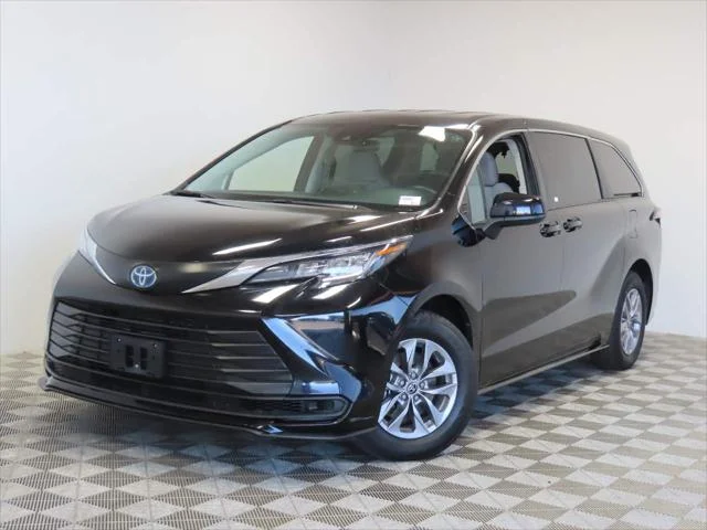 2023 Toyota Sienna LE 8-Passenger Hybrid FWD's photo