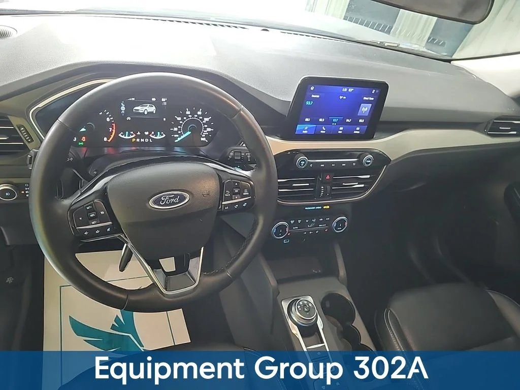 Certified Used 2022 Silver Ford SEL image 3