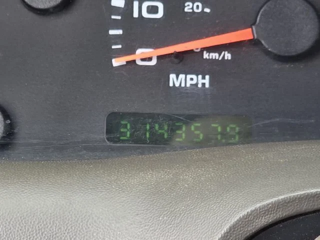Used 2003  Ford Lariat image 11