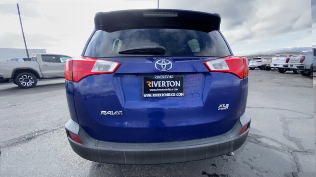 Used 2015 Blue Crush Metallic Toyota XLE image 7