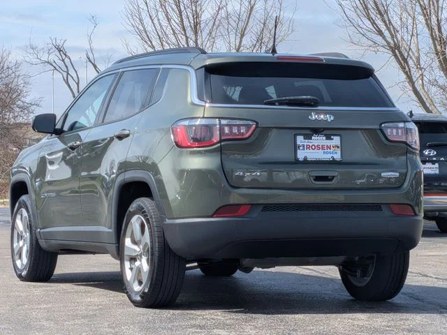 Used 2017 Green Jeep Latitude image 5
