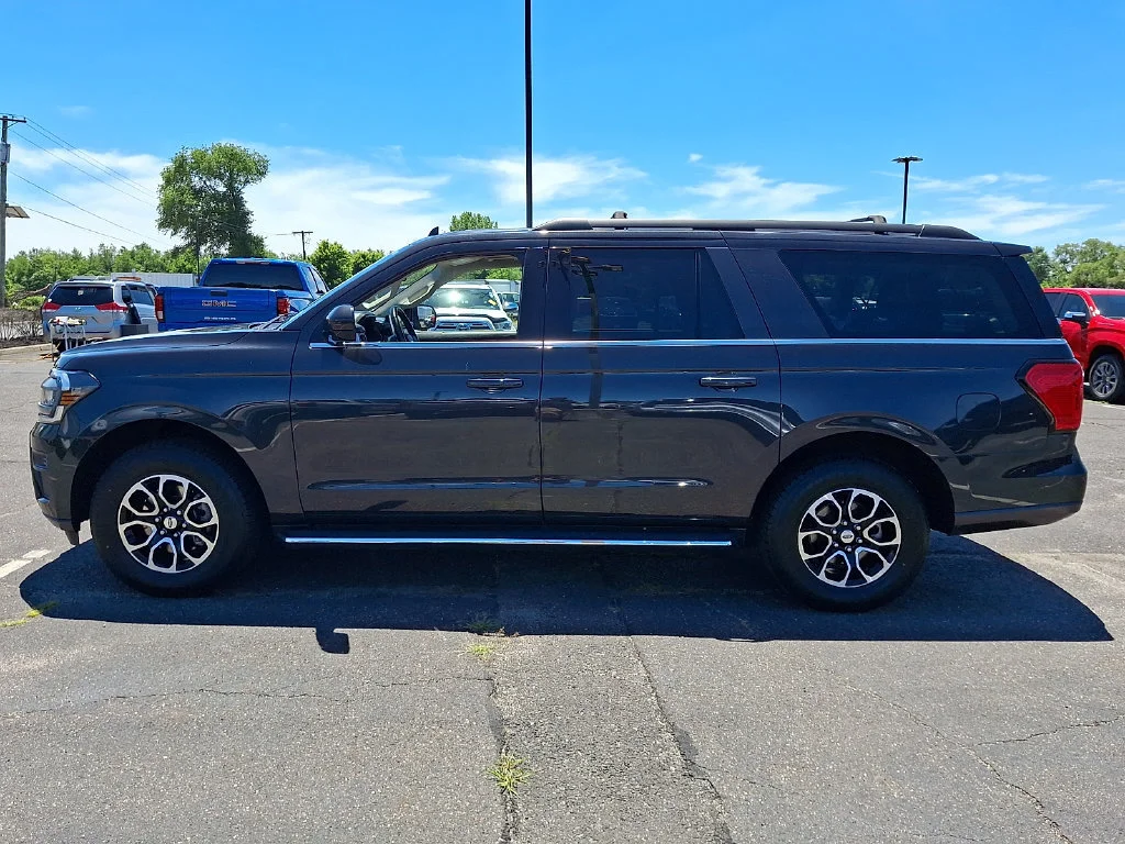 Used 2022 Gray Ford XLT MAX image 7