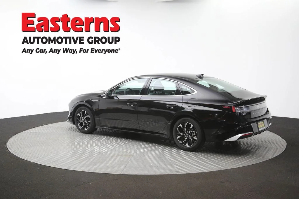 Used 2024 Black Hyundai SEL image 63