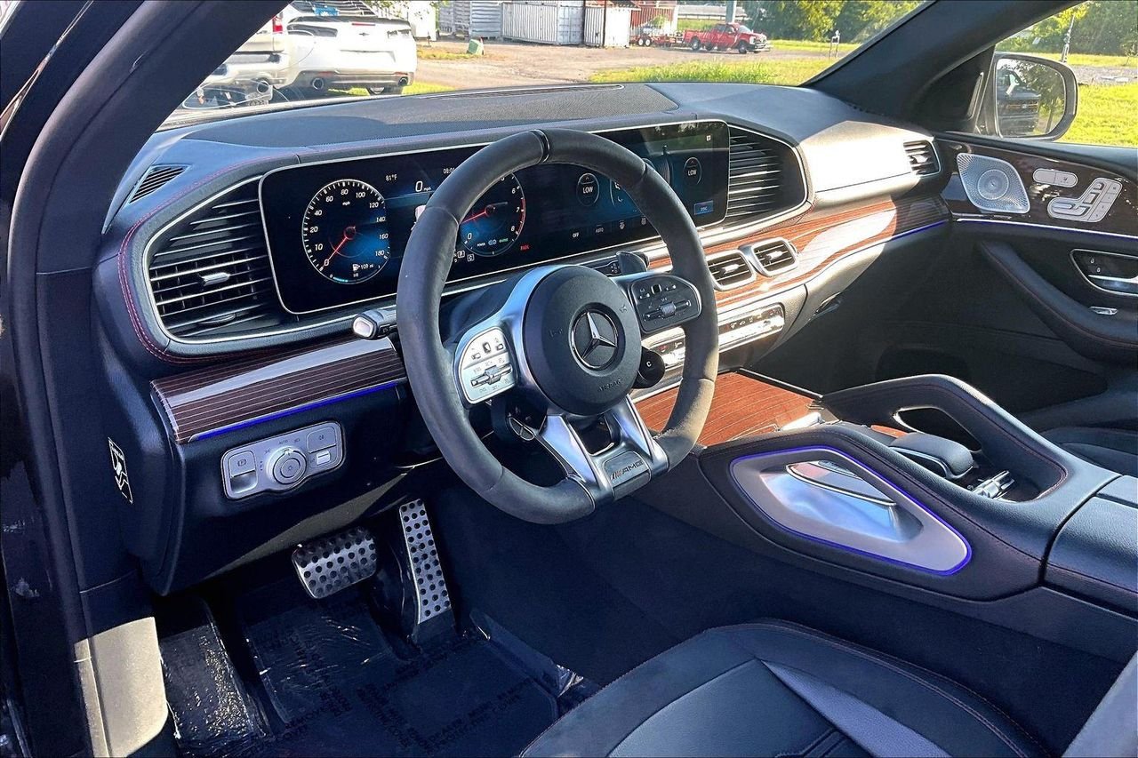 Used 2022 Black Mercedes-Benz 4MATIC® image 5
