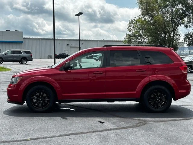 Used 2020 Red Dodge SE image 4