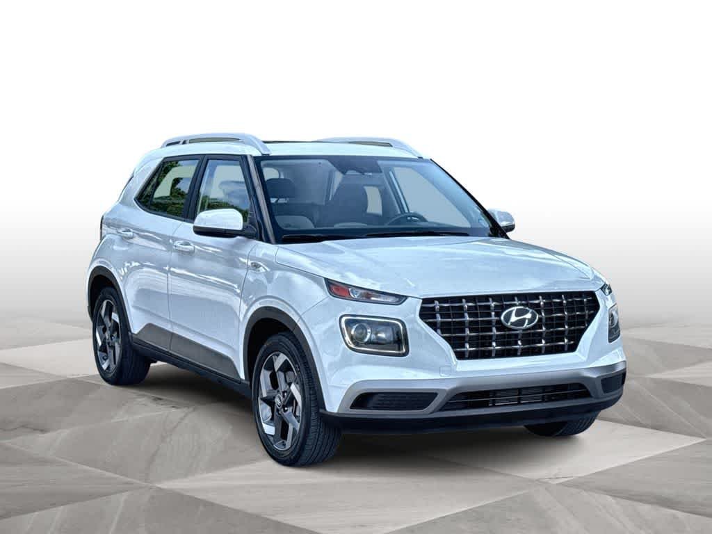 Used 2025 Lunar White Hyundai SEL image 2