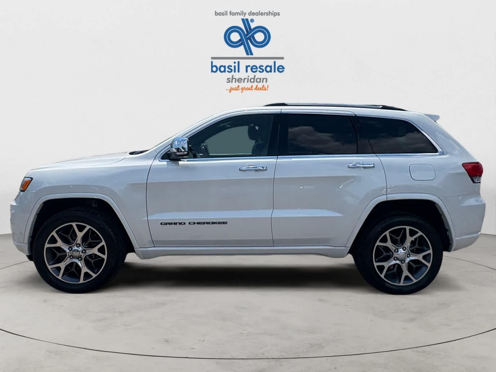 Used 2021 Ivory 3-Coat Jeep Overland image 3
