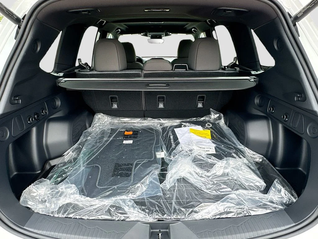 New 2026 White Subaru Premium image 32