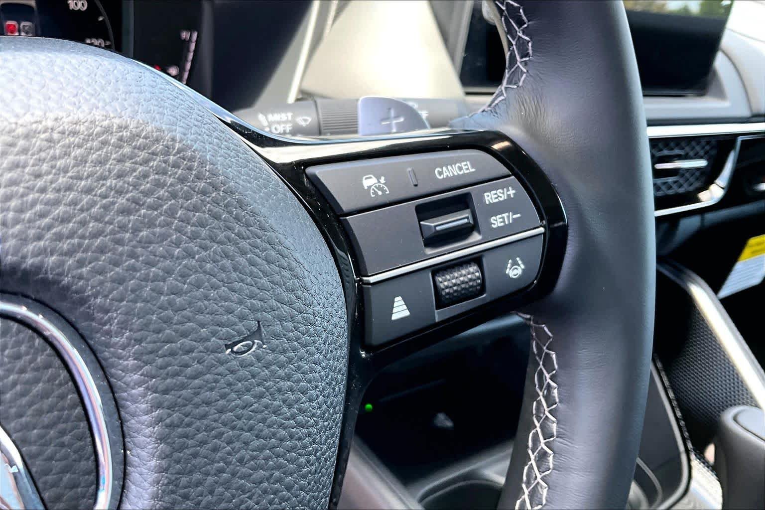 Used 2026 Platinum White Pearl Acura  image 19