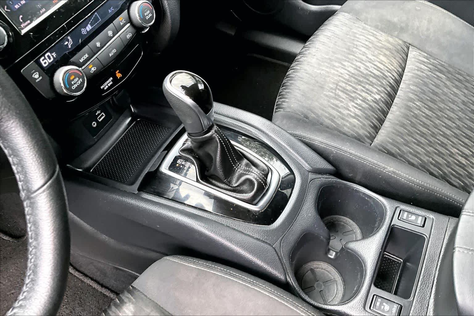 Used 2020 Brilliant Silver Metallic Nissan SV image 17
