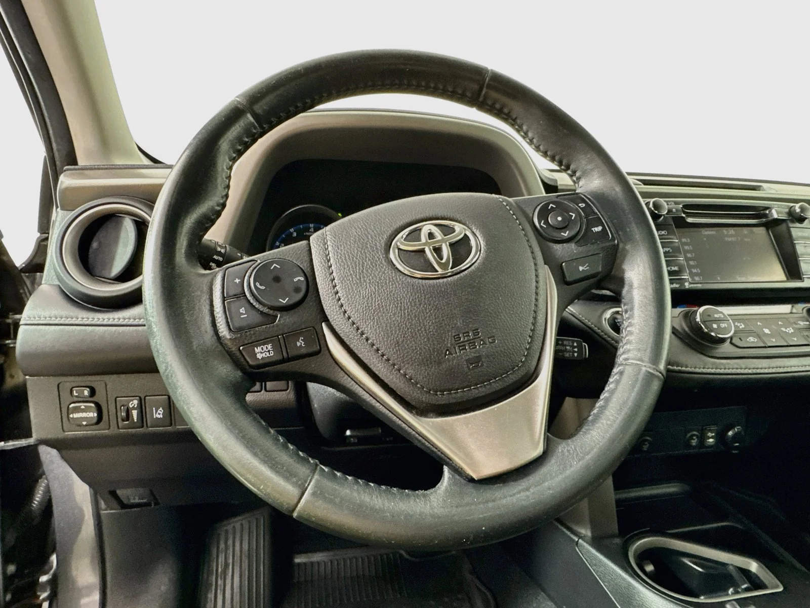 Used 2017 Gray Toyota XLE image 8