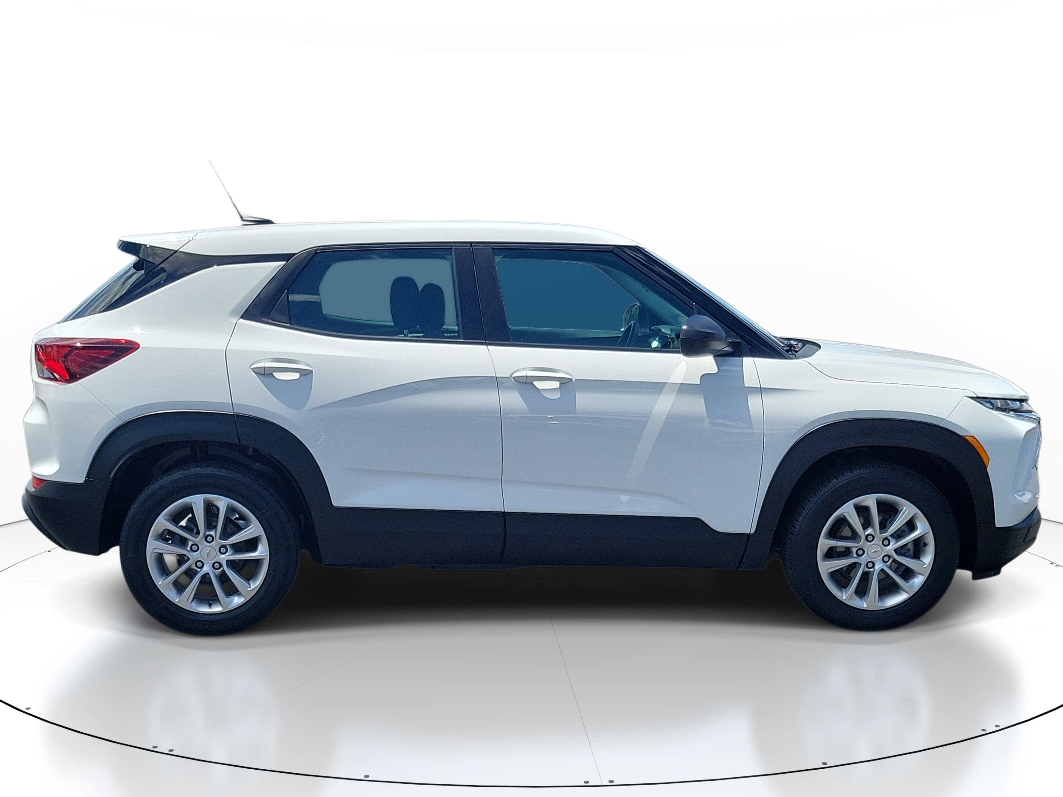 Used 2024 Summit White Chevrolet LS image 6