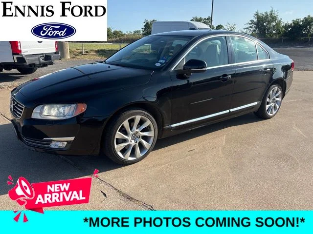 Used 2016 Black Volvo T5 image 1