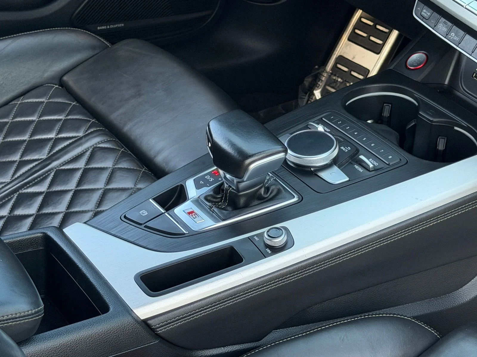 Used 2018 Daytona Gray Pearl Effect Audi 3.0T Prestige image 39
