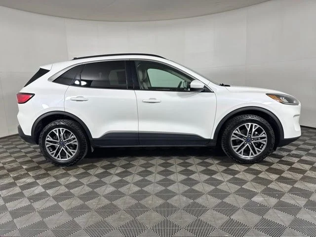 Certified Used 2020 Star White Ford SEL image 2