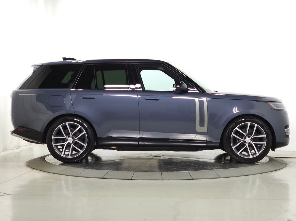 Certified Used 2025 Varesine Blue Metallic Land Rover SE image 10