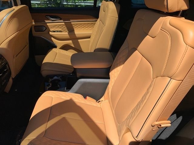Used 2025 White Jeep Summit image 17