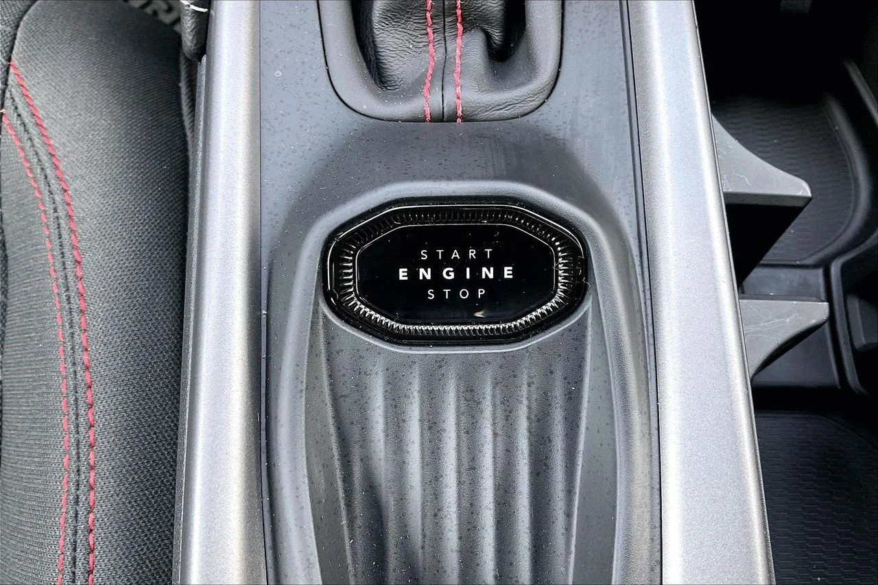 New 2026 Diamond Black Crystal Pearlcoat Dodge R/T image 15