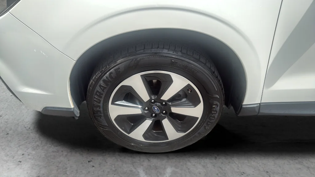 Used 2017 White Subaru 2.5i Premium image 24