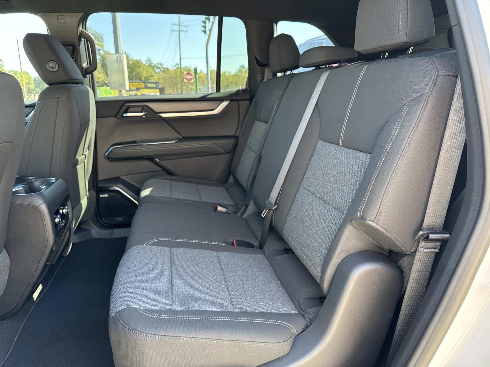 2026 GMC Acadia Elevation - Photo 9