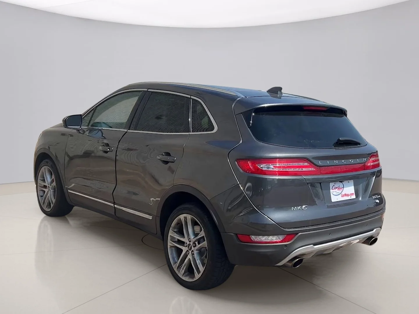 Used 2017 Gray Lincoln RESERVE image 3