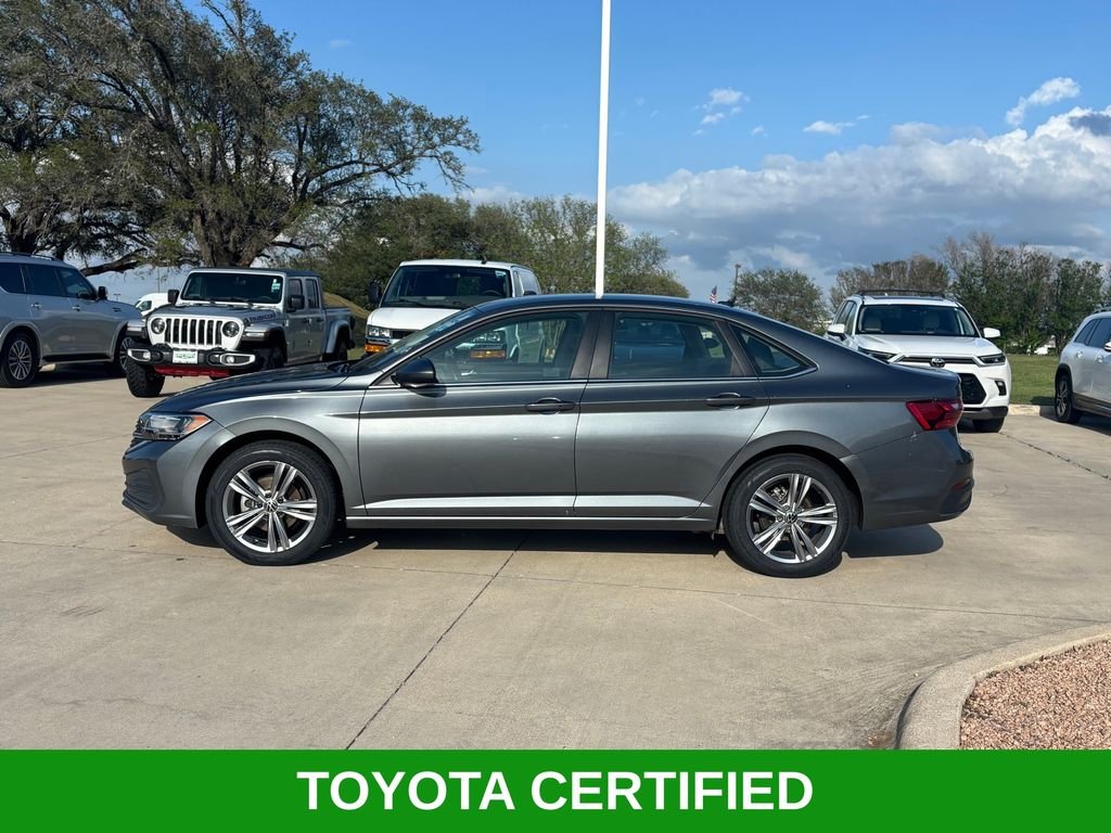 Used 2024 Volkswagen Jetta SE with VIN 3VWEM7BU1RM003340 for sale in Bastrop, TX