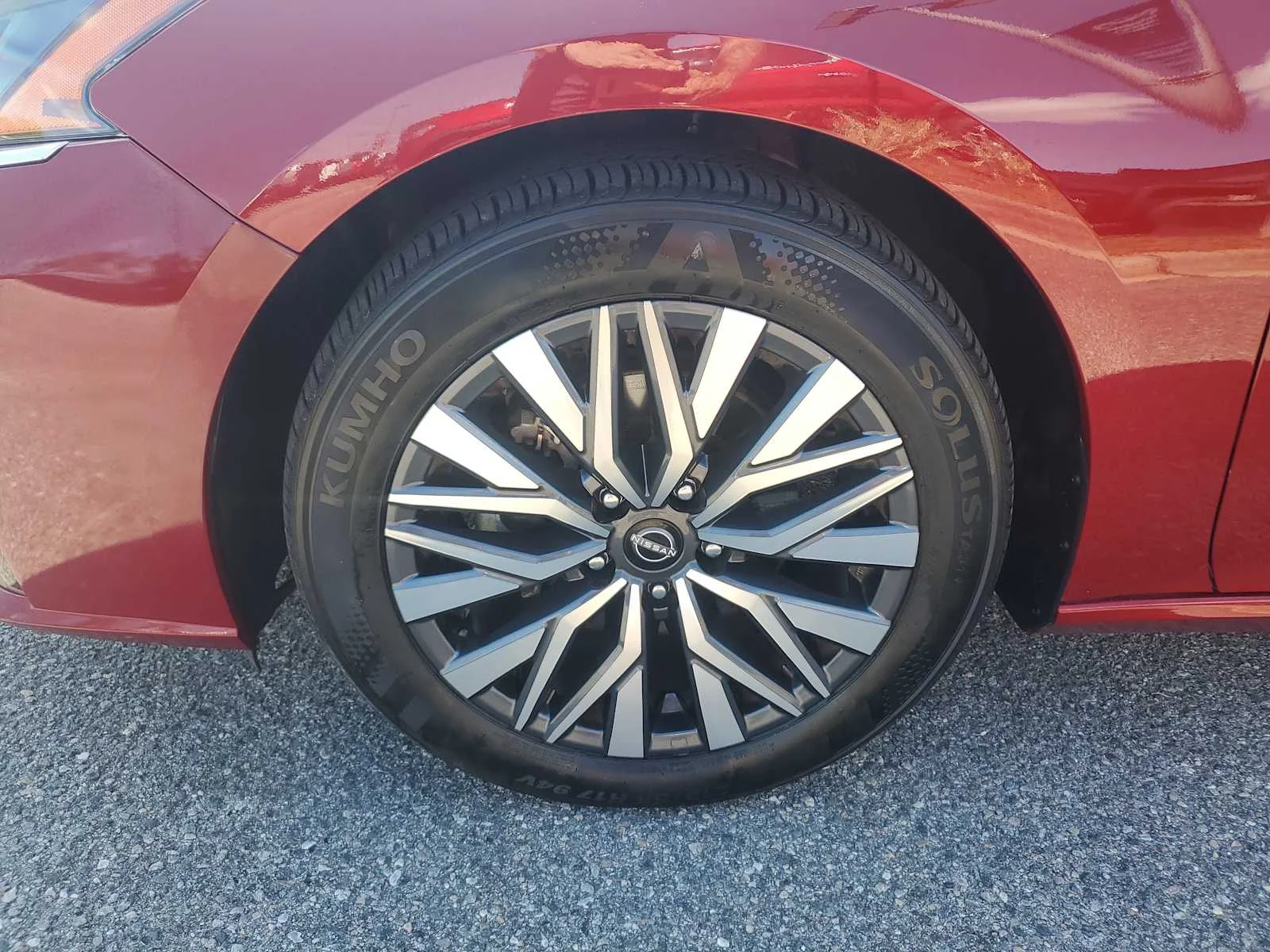 Used 2025 Gray Nissan SV image 10
