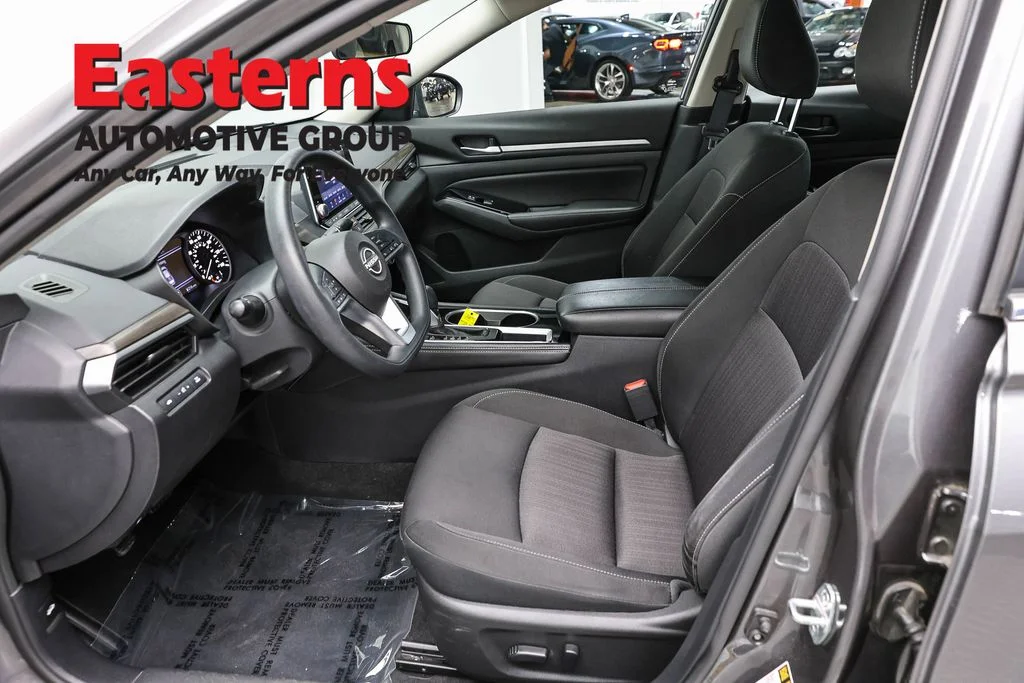 Used 2023 Gray Nissan 2.5 SV image 14