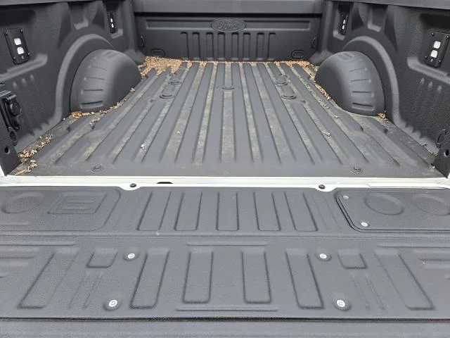 New 2026 Star White Metallic Tri-Coat Ford F-250® Lariat® image 40