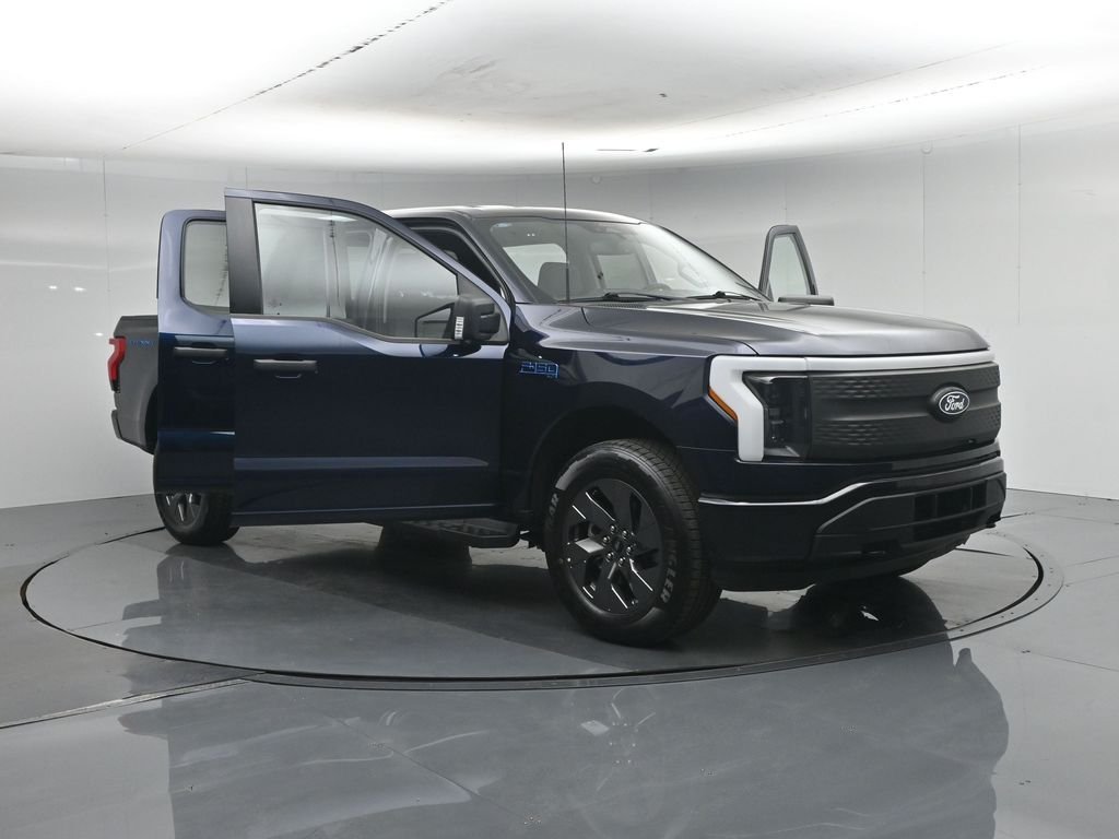 Used 2024 Blue Ford XLT image 35