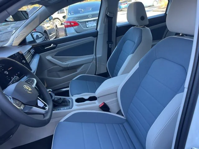 2026 Volkswagen Jetta SE - Photo 8