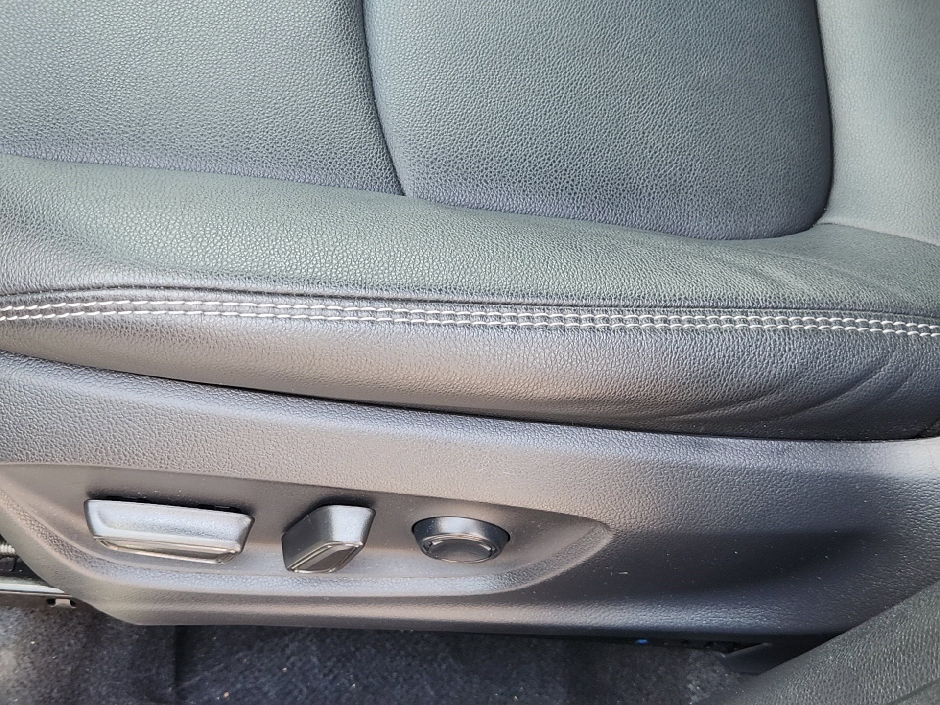 Used 2025 Celestite Toyota XLE image 21