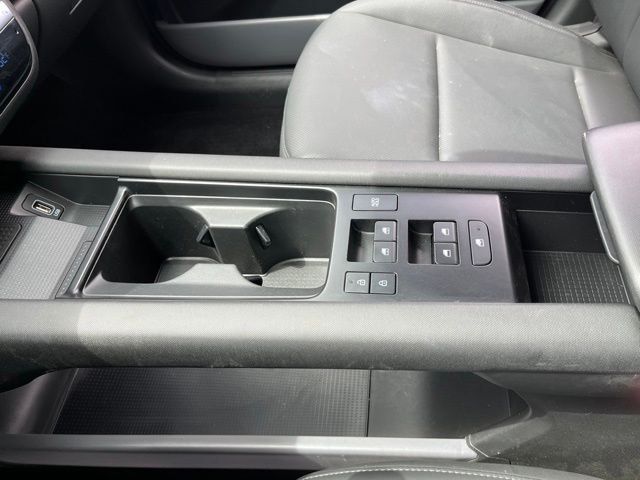 Used 2024 White Hyundai SEL image 25
