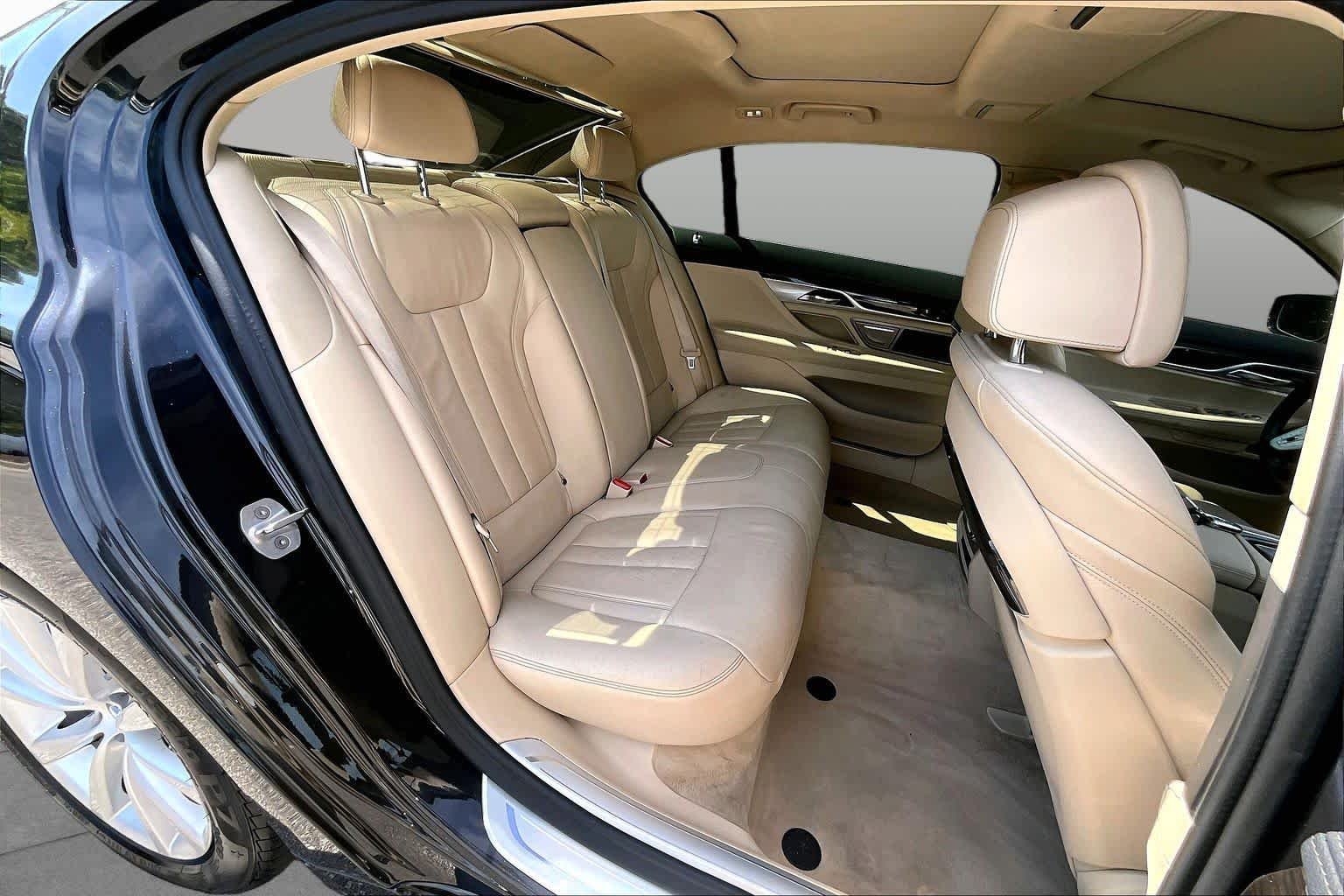 2020 BMW 7 Series 740i - Photo 19